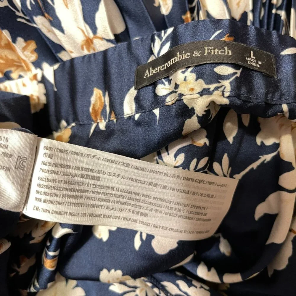 Abercrombie and Fitch 2-Piece Satin Matching Floral Pleated Top and Skirt Large - Picture 4 of 4